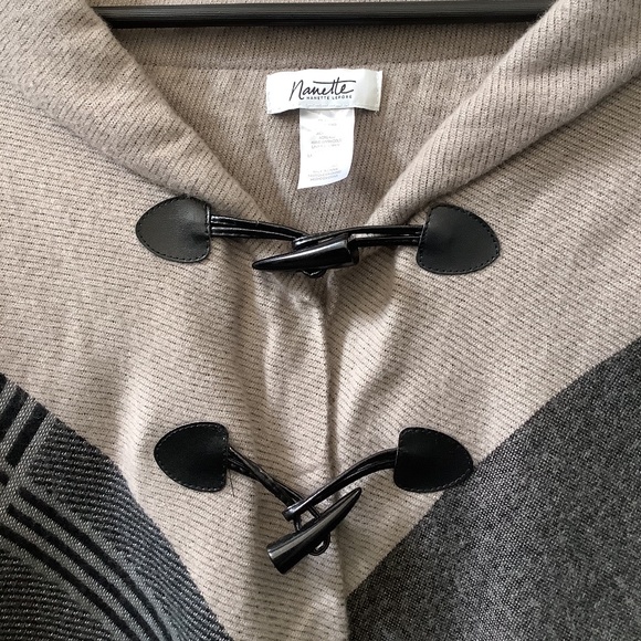 Women’s plaid with leather, cape/sweater. - Picture 3 of 5